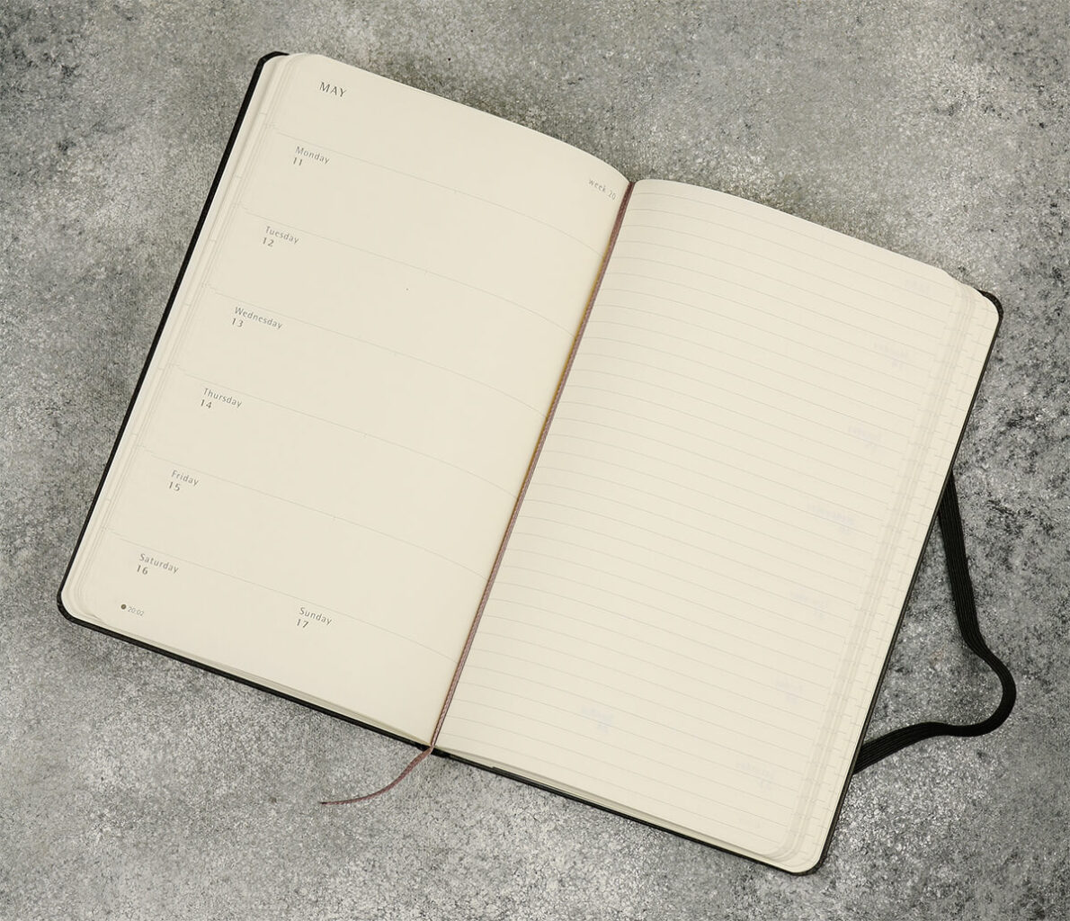 týždenník s priestorom pre poznámky