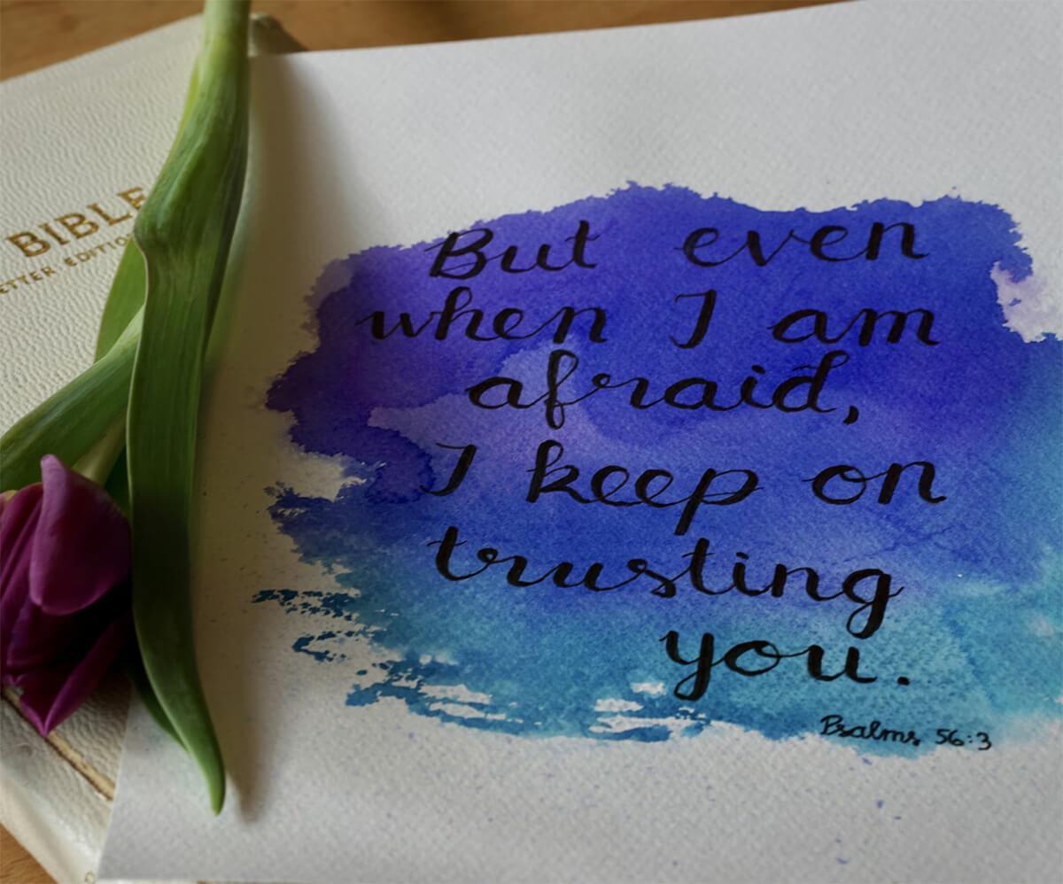 krásne písmená napísané brush penom