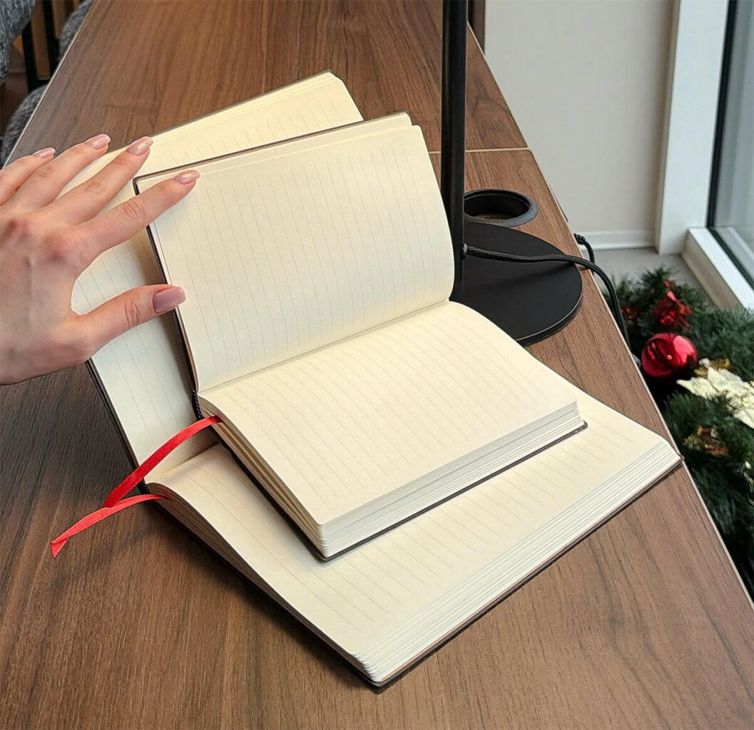 Papier v zápisníku Paperblanks