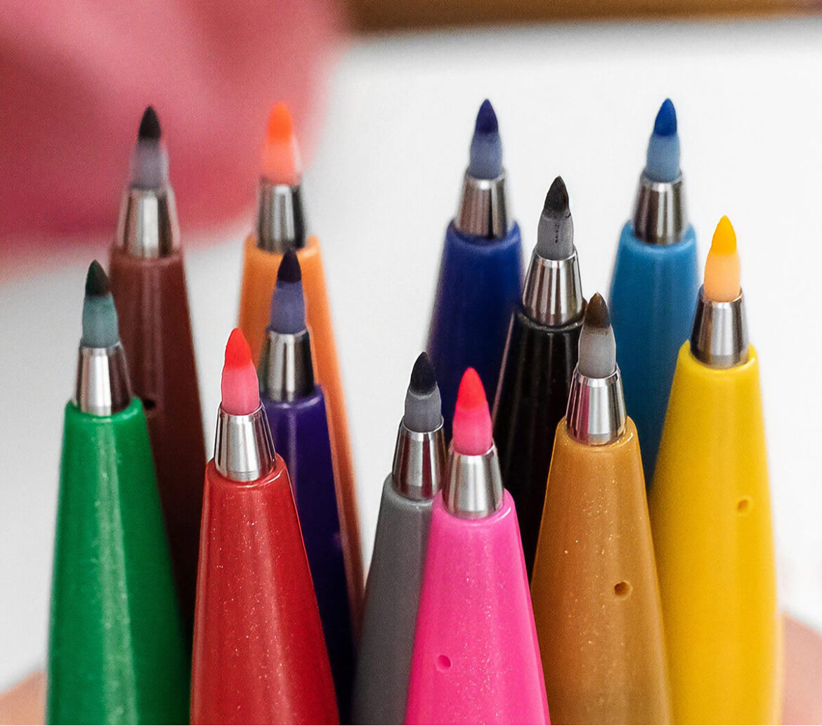 detail hrotu štetcového popisovača