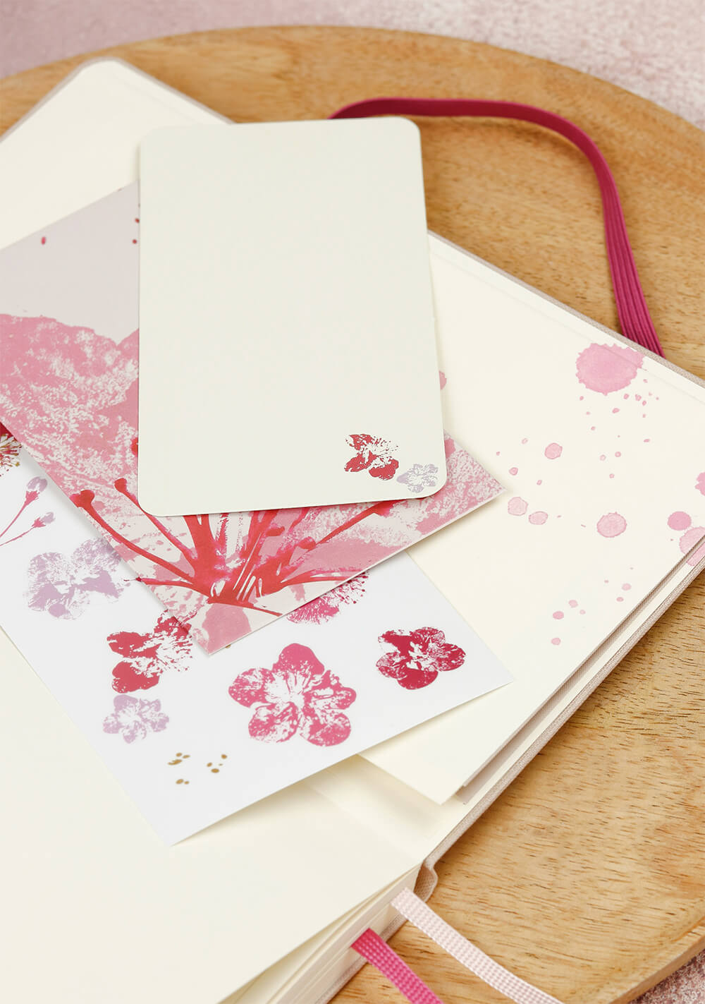 papierová záložka v týždennom diári Moleskine Sakura