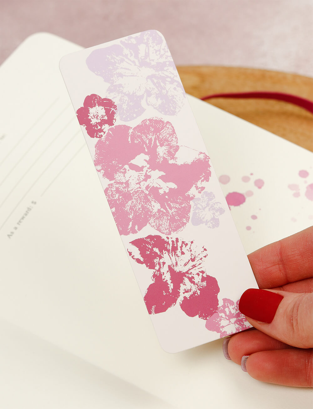 papierová záložka v týždennom diári Moleskine Sakura