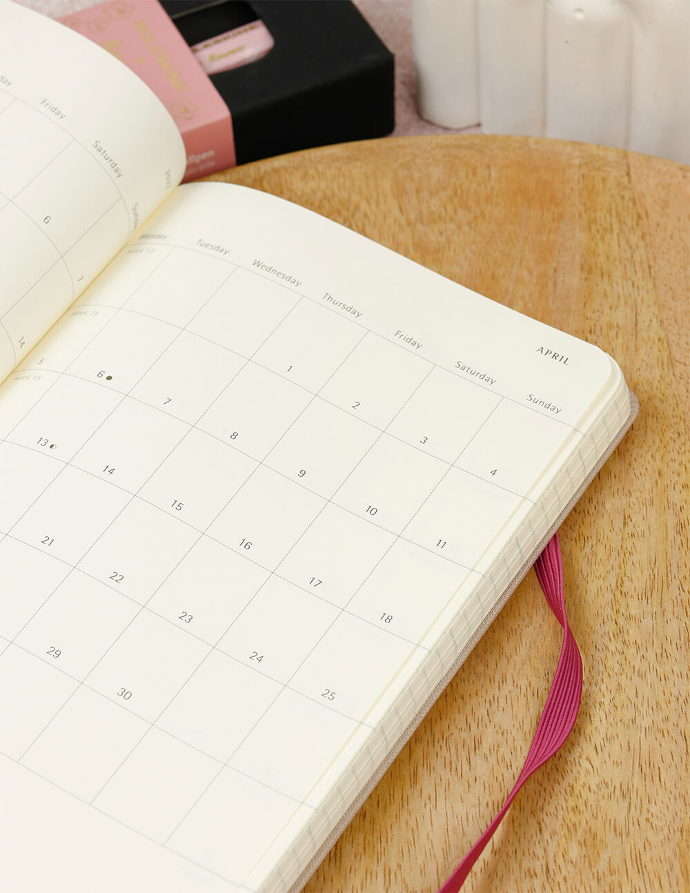 vnútorné rozvrhy týždenného diára Moleskine Sakura